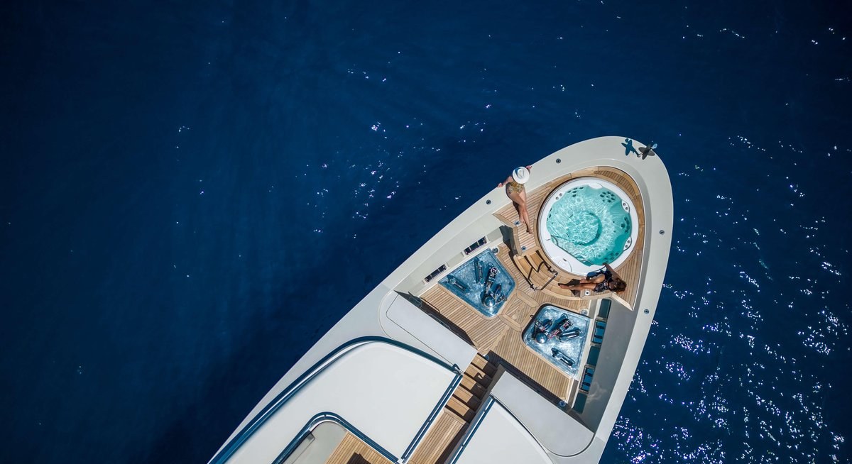 GLORY yacht charter 2