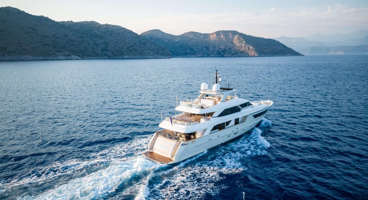 GLORY yacht charter 5