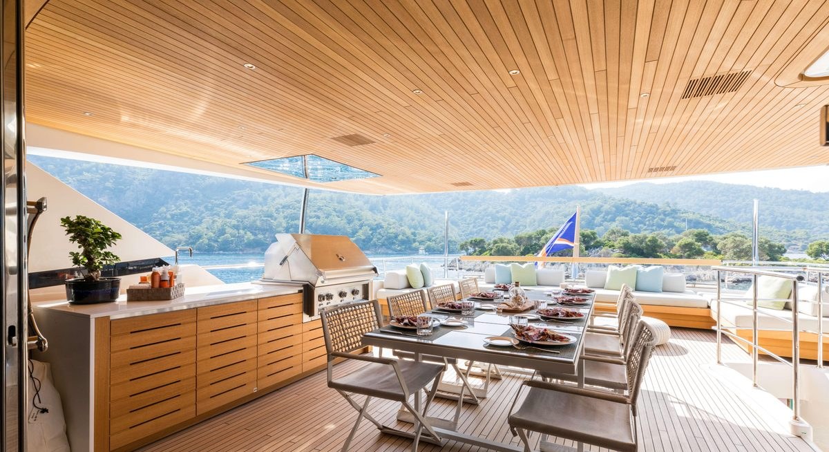 GLORY yacht charter 4