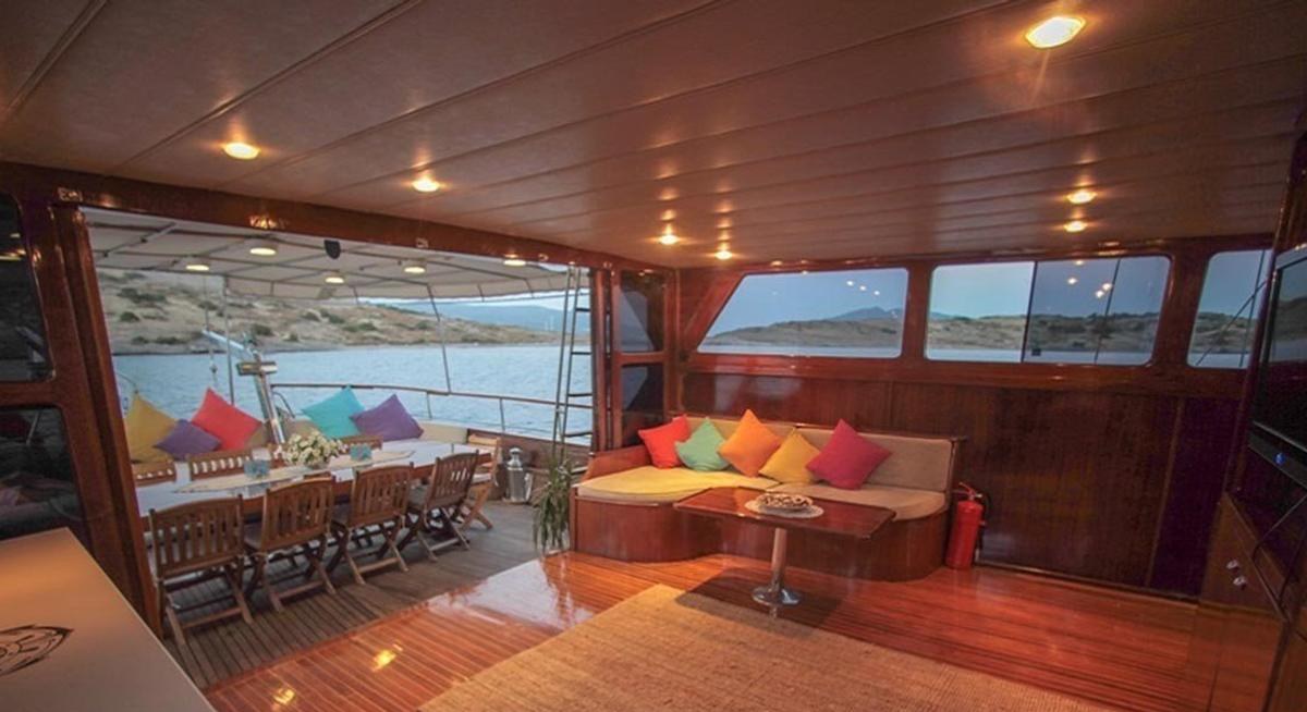 GOLDEN GLORY yacht charter 2