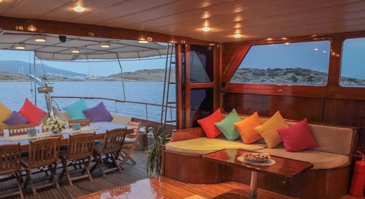 GOLDEN GLORY yacht charter 3