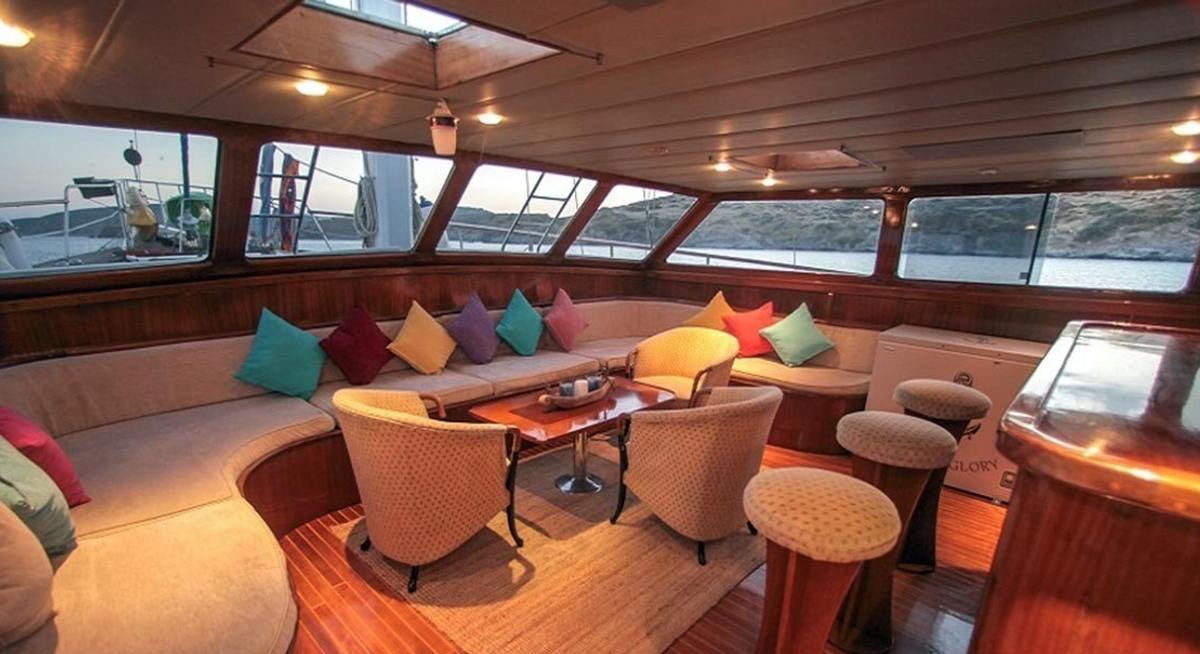GOLDEN GLORY yacht charter 5