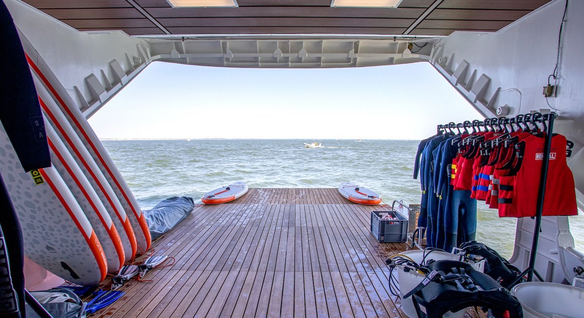 GOLDEN HORIZON yacht charter 4