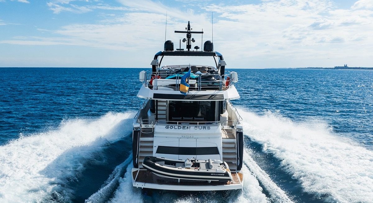 GOLDEN OURS yacht charter 5
