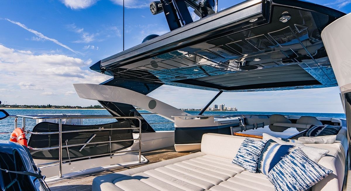 GOLDEN OURS yacht charter 3