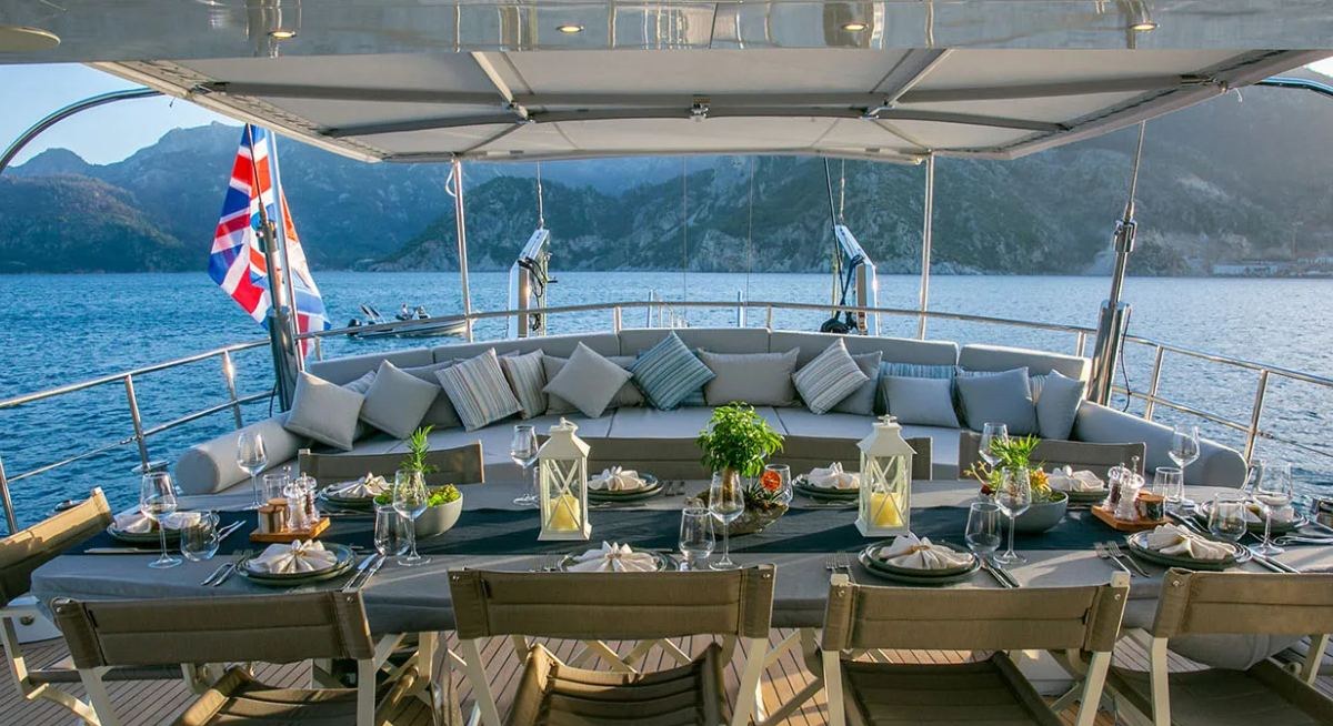 GOOD LIFE yacht charter 4