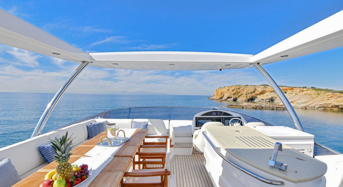 GRACE XI yacht charter 3