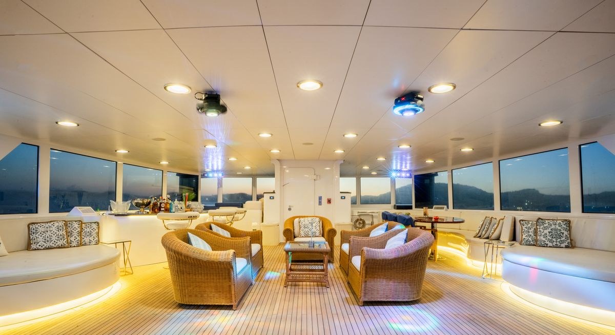 GRACE yacht charter 4