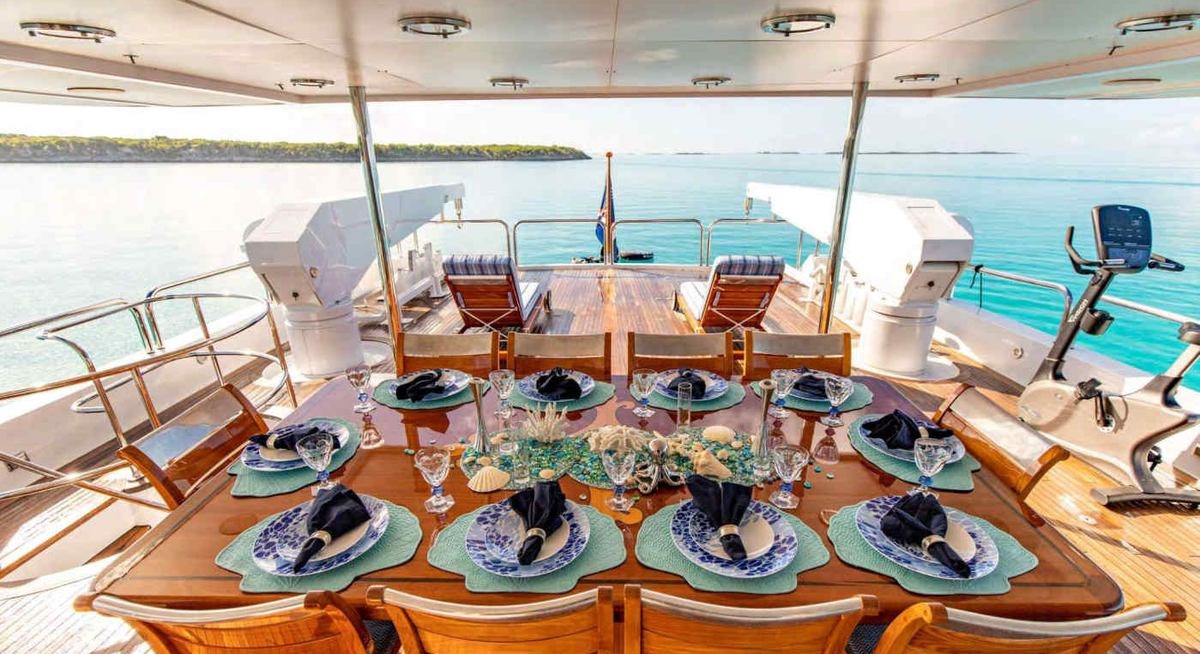 GRADE I yacht charter 4