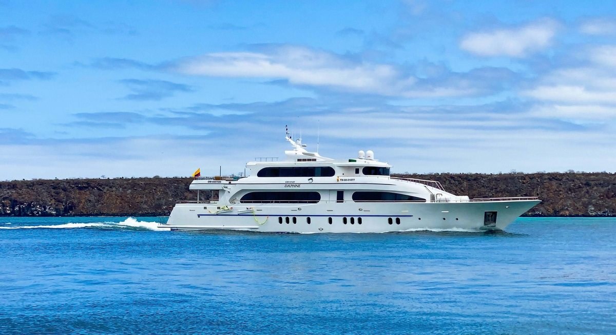 GRAND DAPHNE yacht charter 1