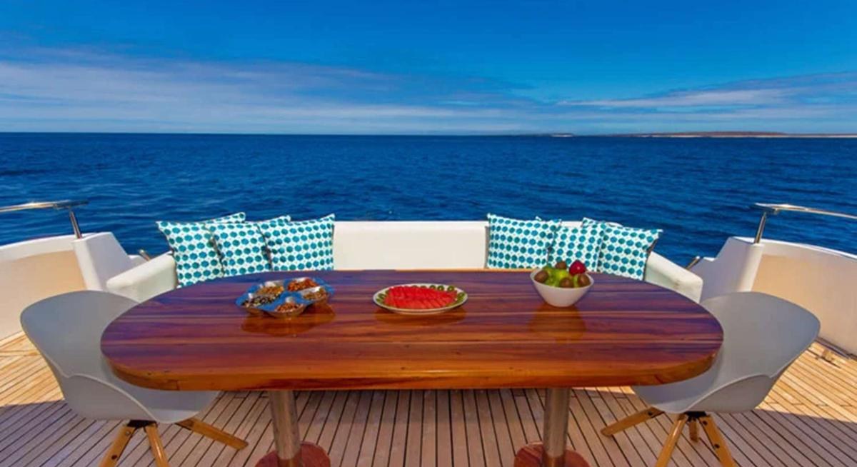 GRAND MAJESTIC yacht charter 4