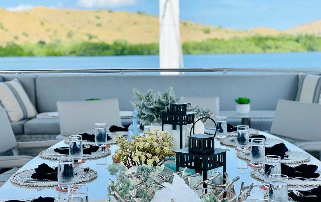 GRAND MALOEKOE yacht charter 5