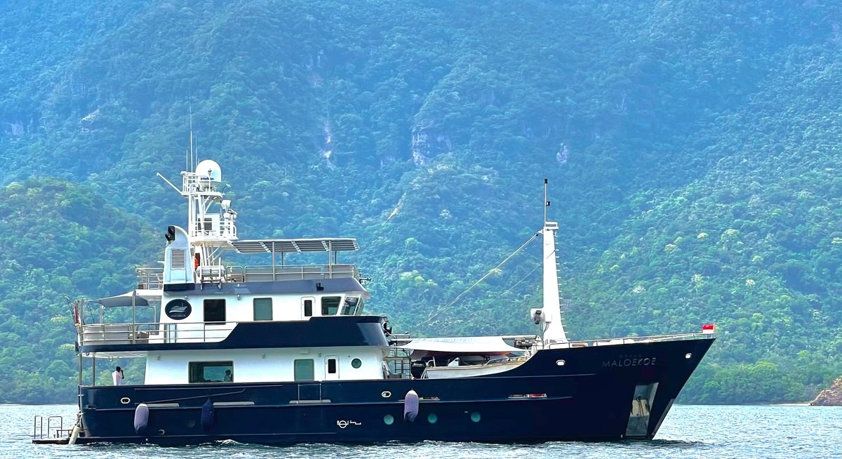 GRAND MALOEKOE yacht charter 1