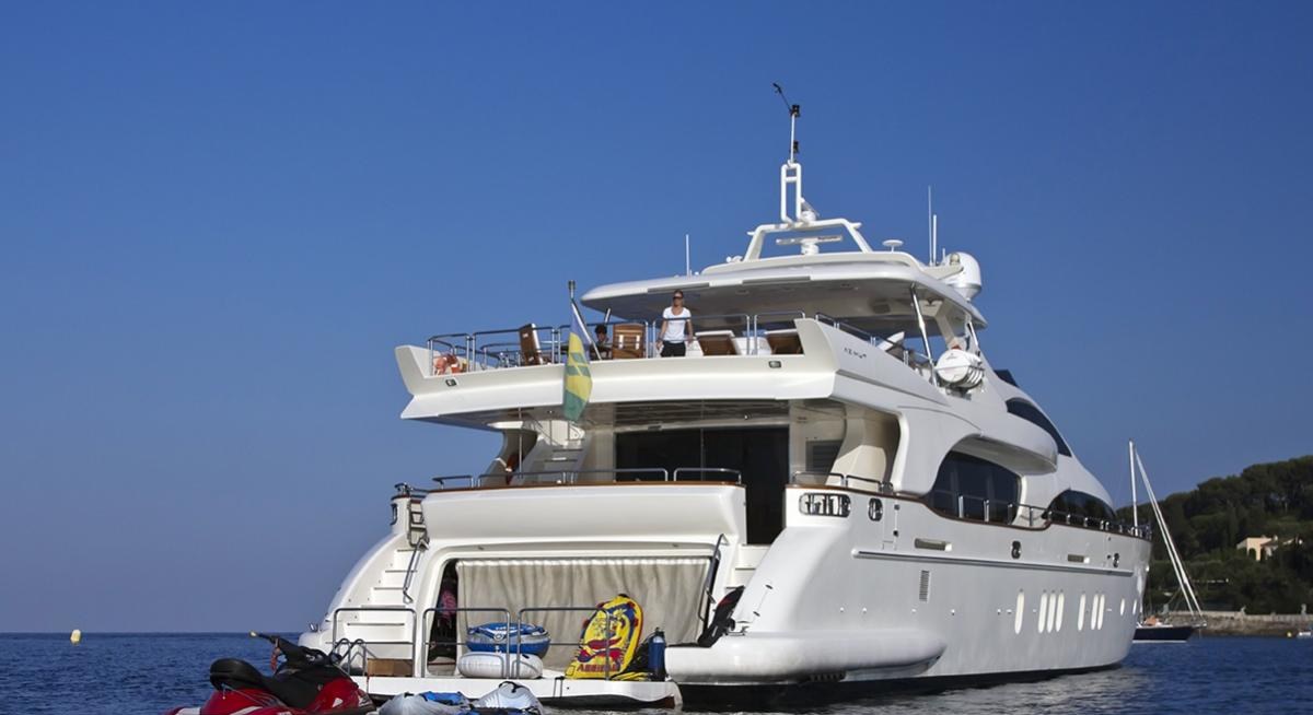 GRANDE yacht charter 2