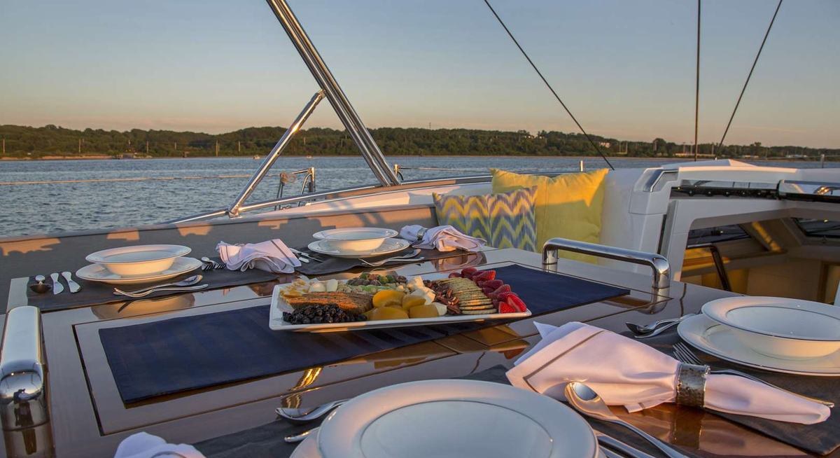 GRAYCIOUS yacht charter 2