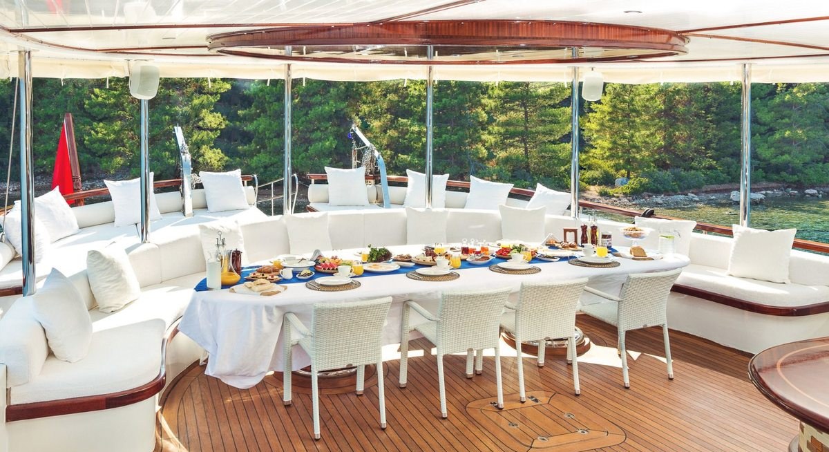 HALCON DEL MAR yacht charter 3