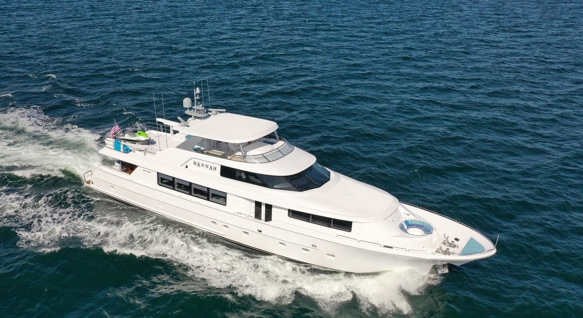 HANNAH yacht charter 5