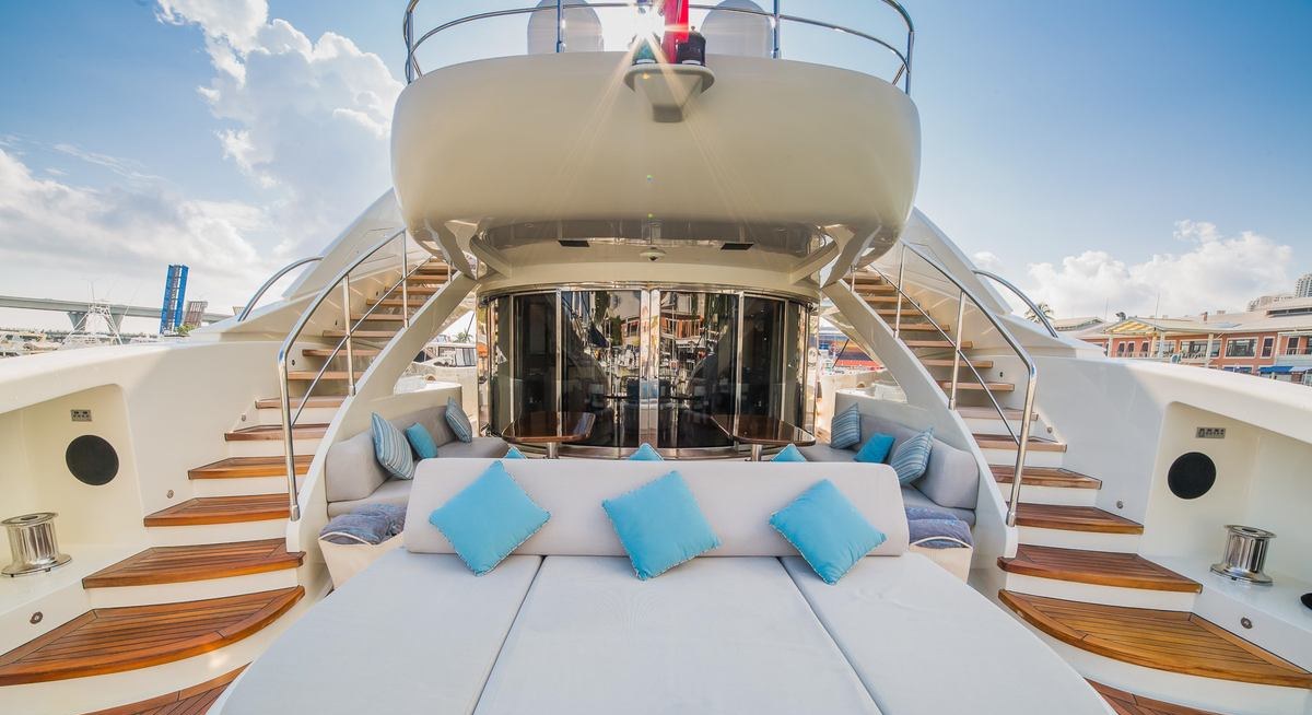 HAPPY HOUR yacht charter 5