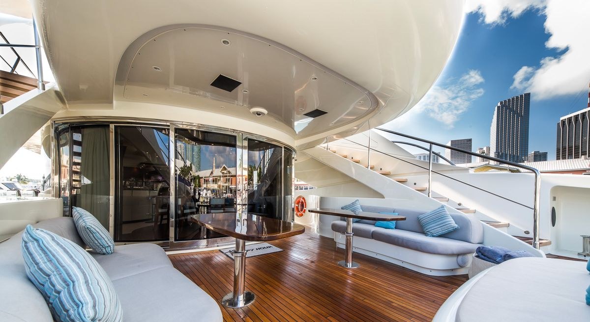 HAPPY HOUR yacht charter 4