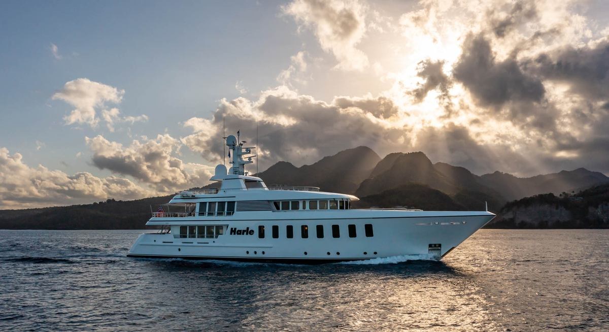 HARLE yacht charter 1