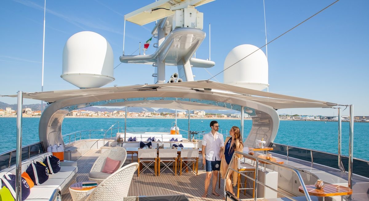HATT MILL yacht charter 3