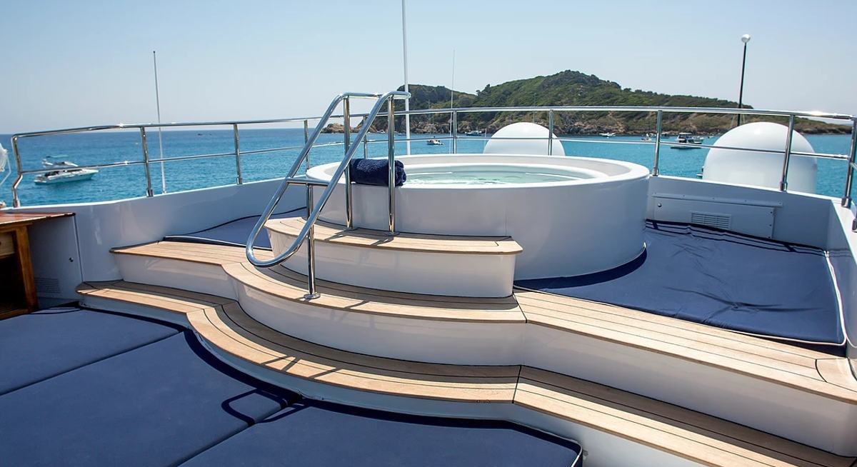 HAVEN yacht charter 4