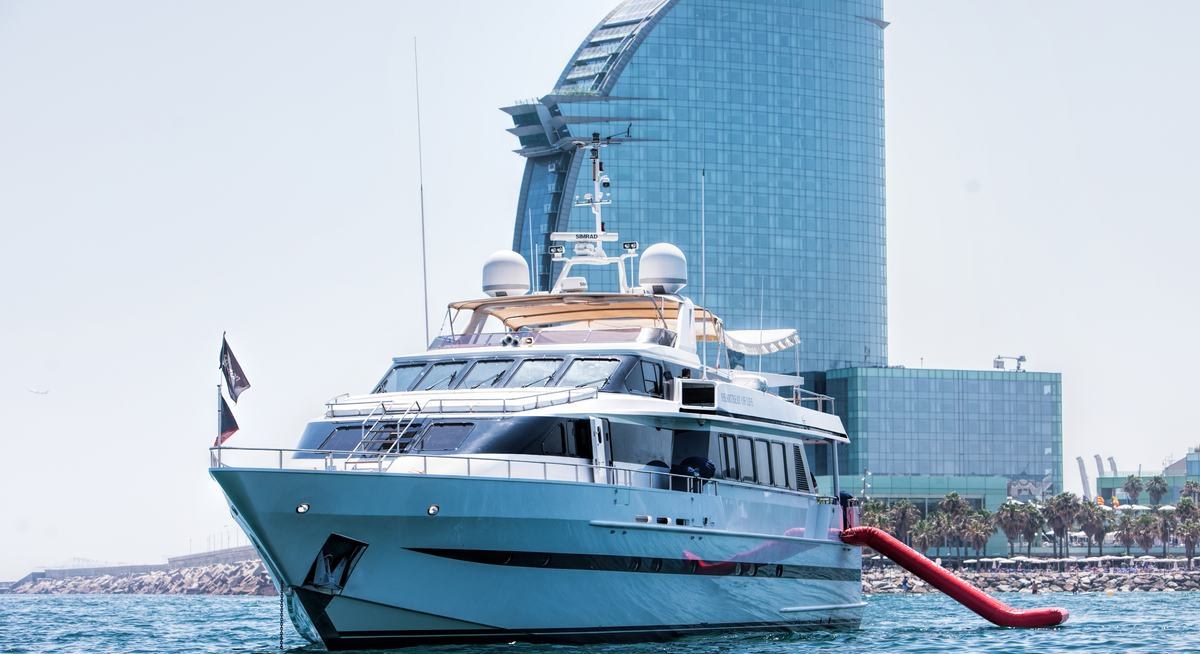 HEARTBEAT OF LIFE yacht charter 4
