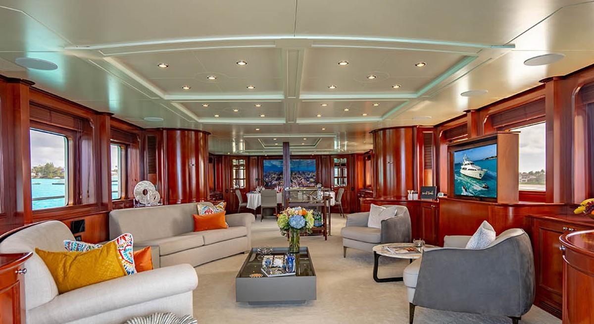 HEAVEN CAN WAIT yacht charter 2