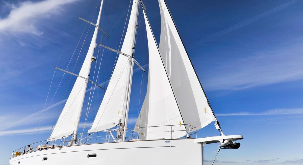 HELENE yacht charter 5