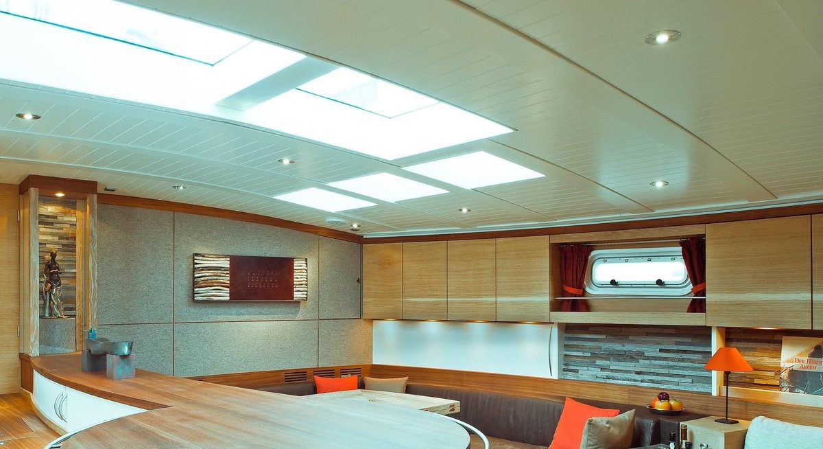 HELENE yacht charter 3