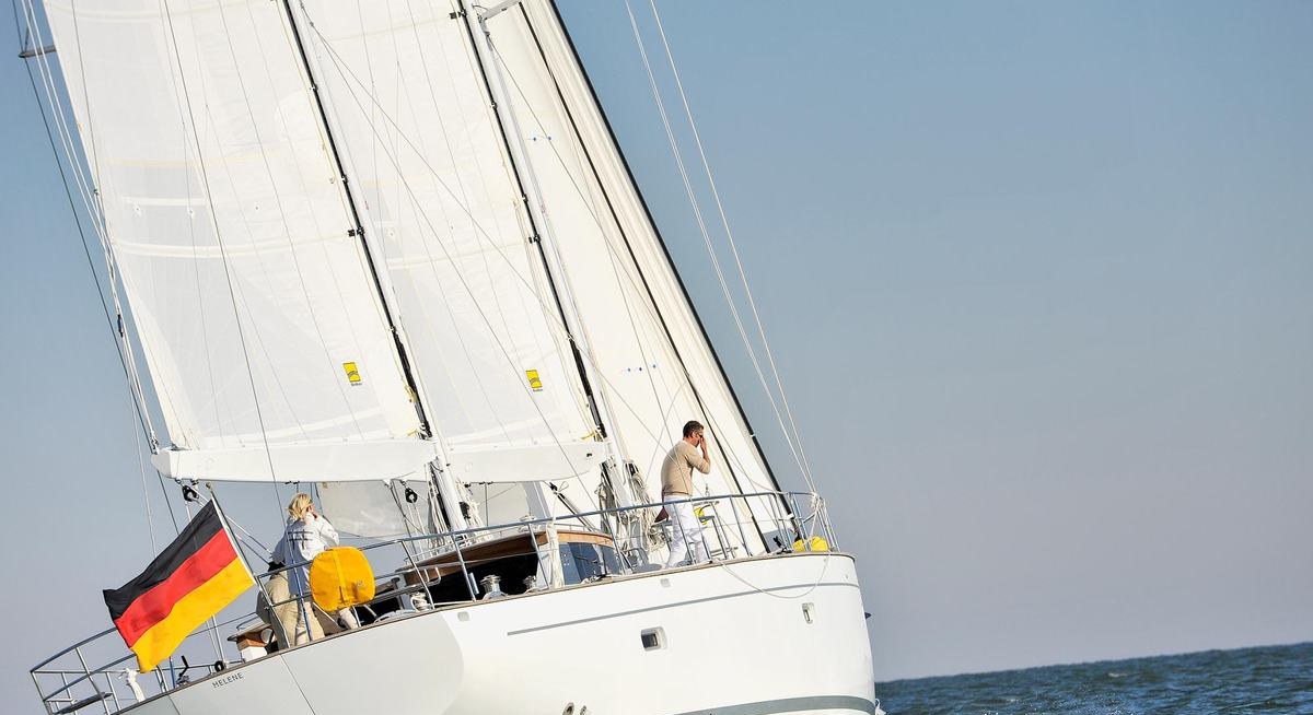 HELENE yacht charter 4