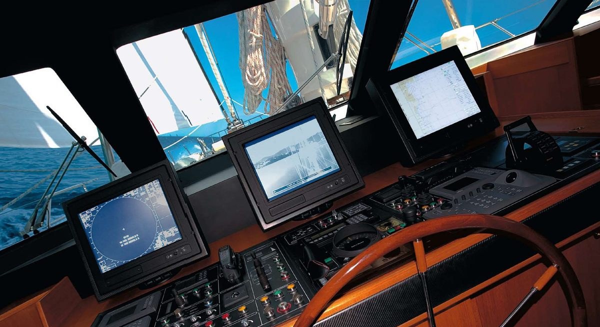 HERITAGE OF LONDON yacht charter 3
