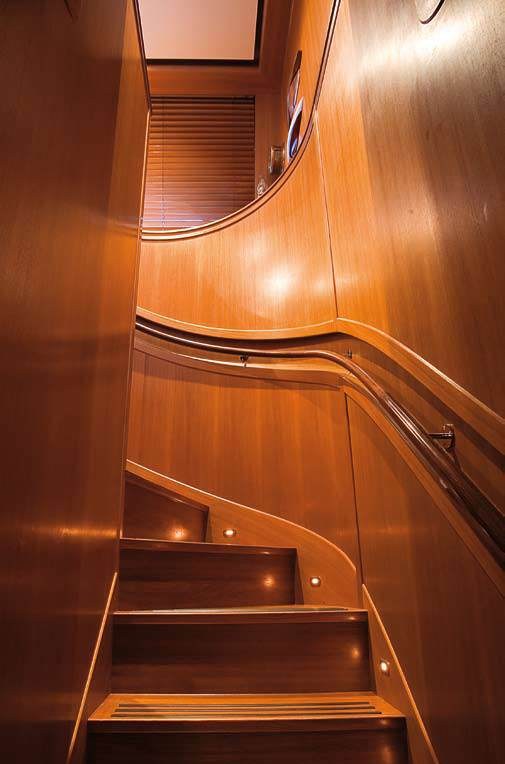 HERITAGE OF LONDON yacht charter 4