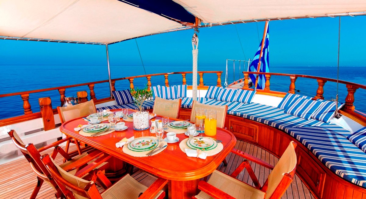 HERMINA yacht charter 4