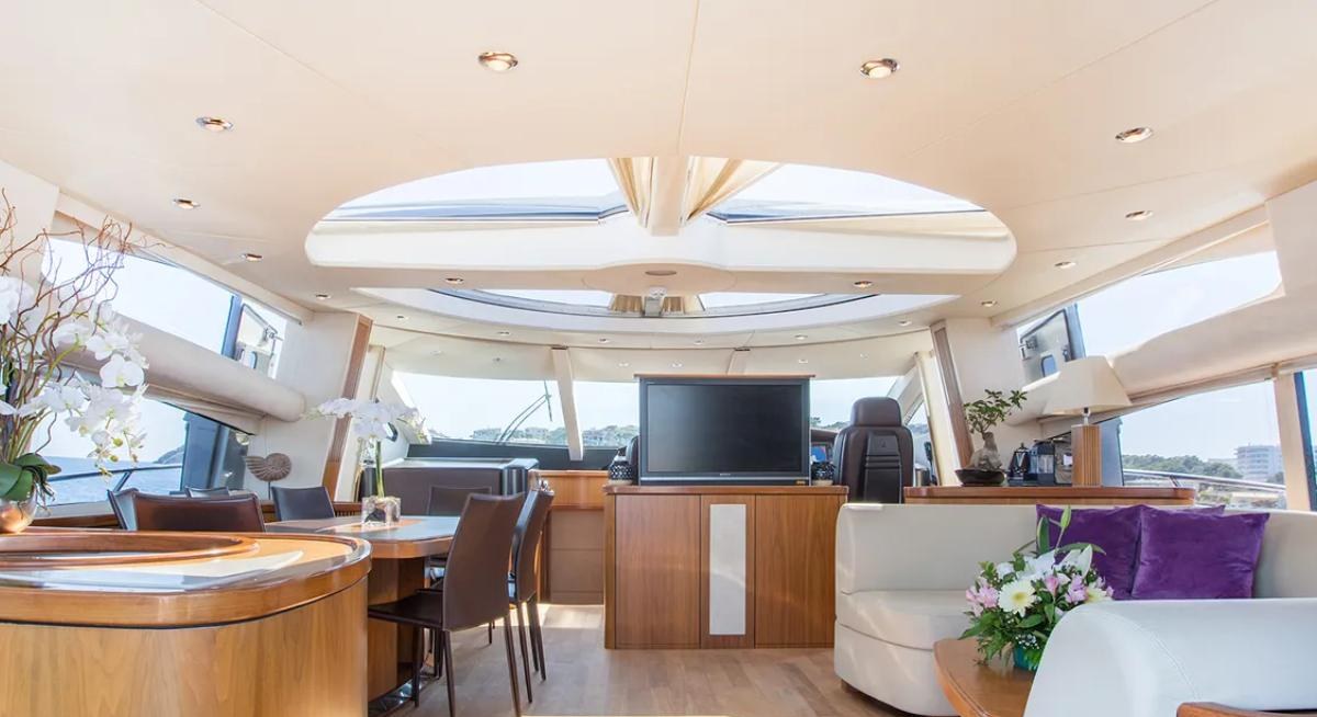 HOOLIGAN OF COWES yacht charter 2