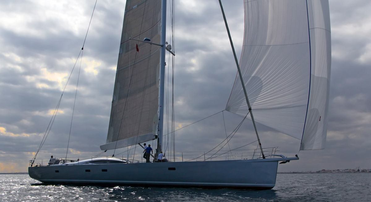 HUAYRA yacht charter 4