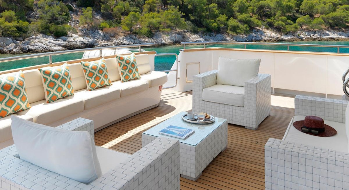 IDYLLE yacht charter 3