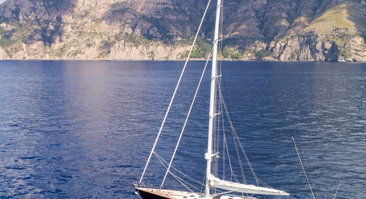 IMAGINE B yacht charter 3