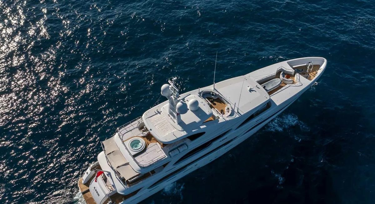 IMMERSIVE yacht charter 5