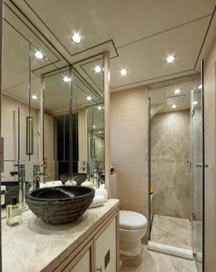 IN LOVE yacht charter 3