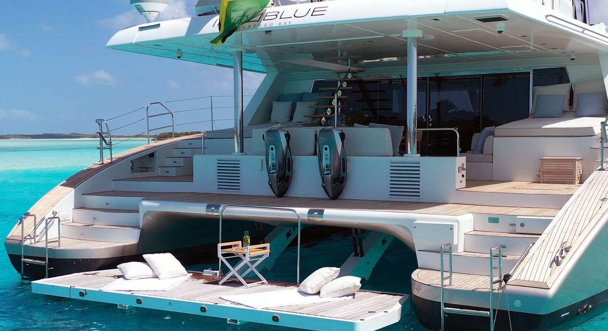 INDABLUE yacht charter 5