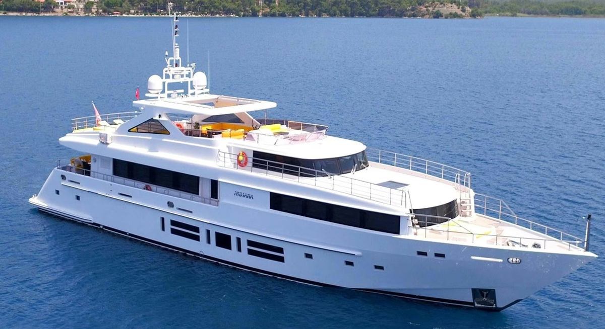 INDIANA yacht charter 1