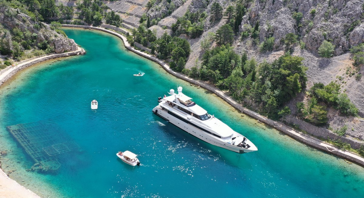 INDIGO STAR I yacht charter 3