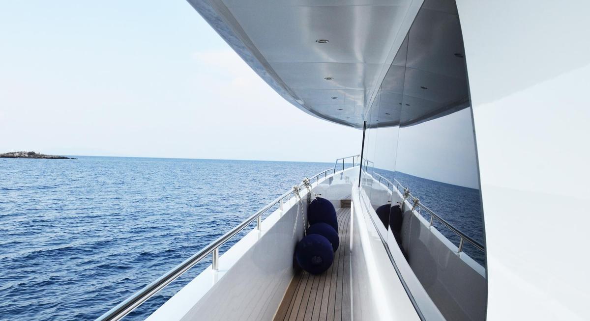 INFINITY II yacht charter 3