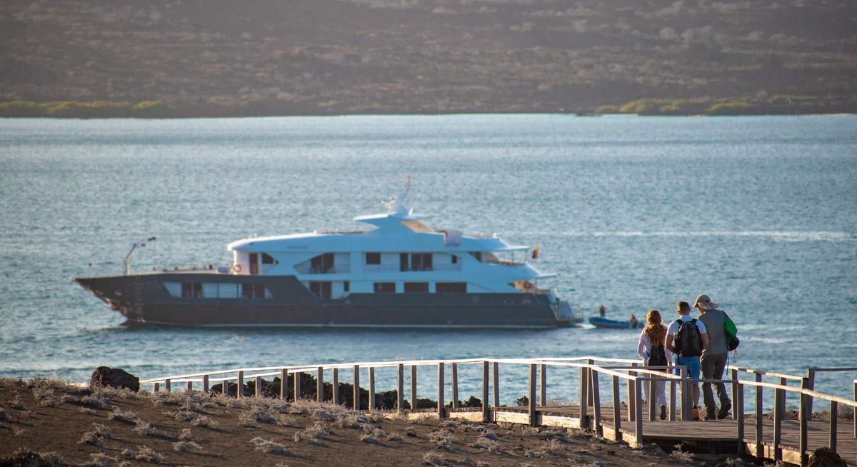 INFINITY yacht charter 5