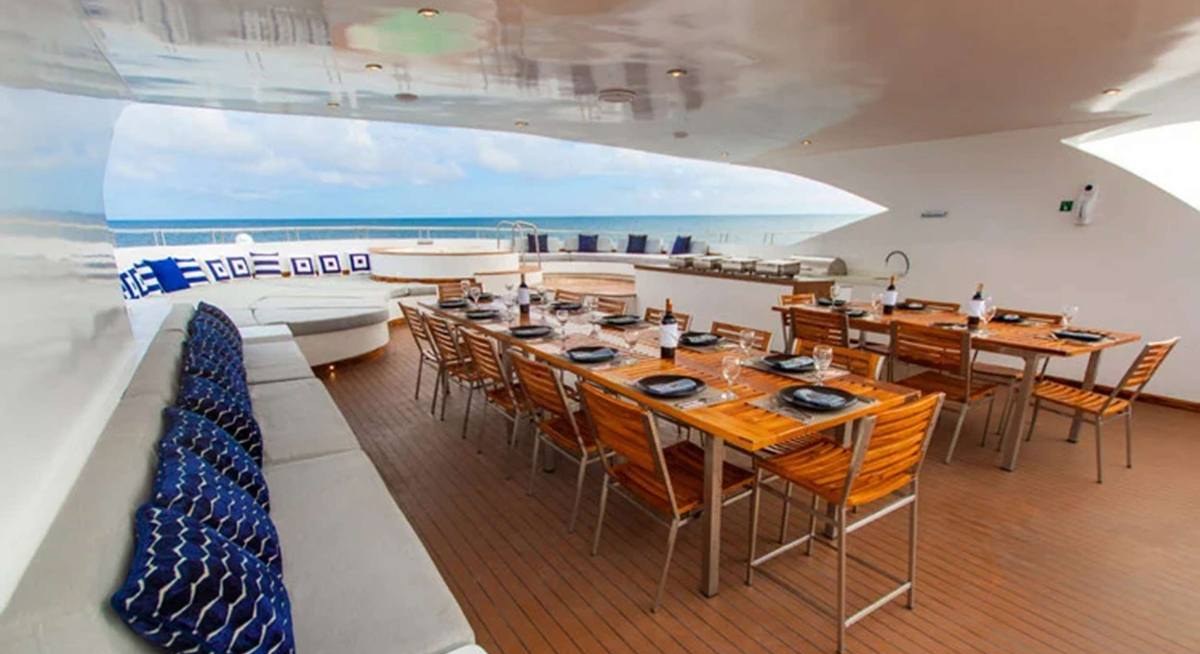 INFINITY yacht charter 4
