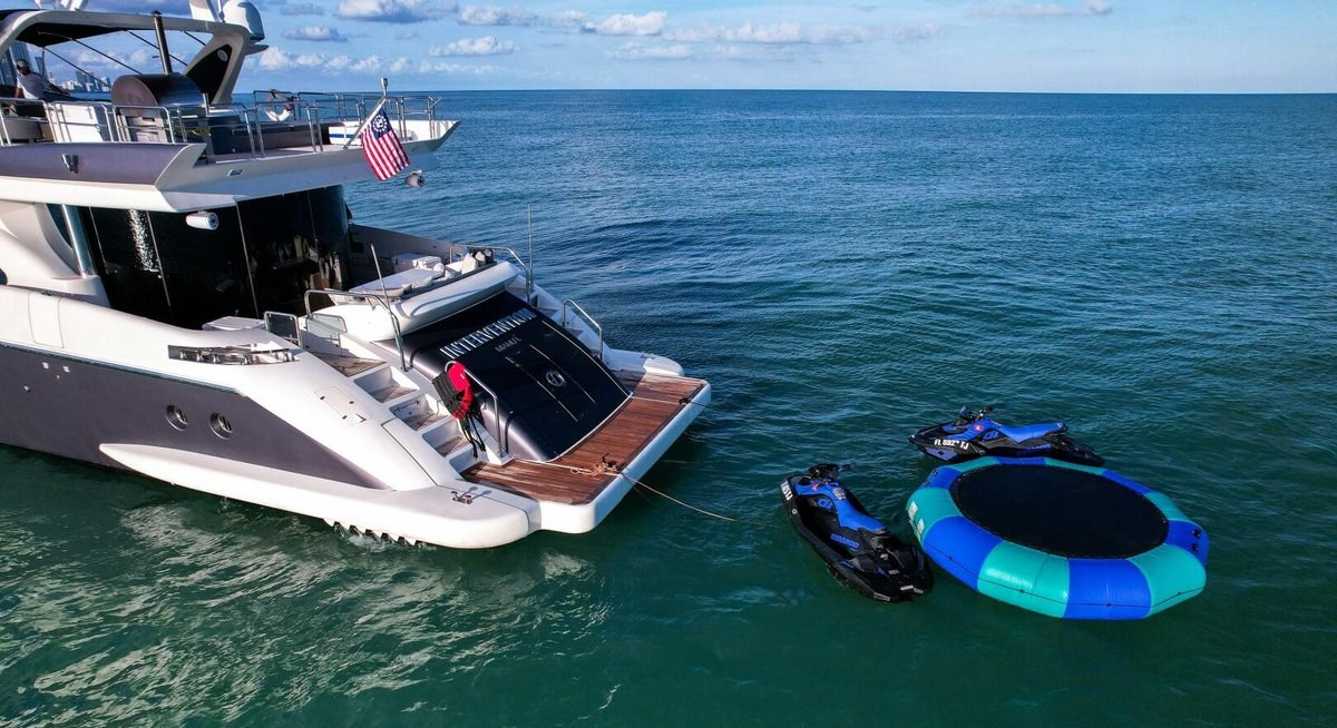INTERVENTION yacht charter 5