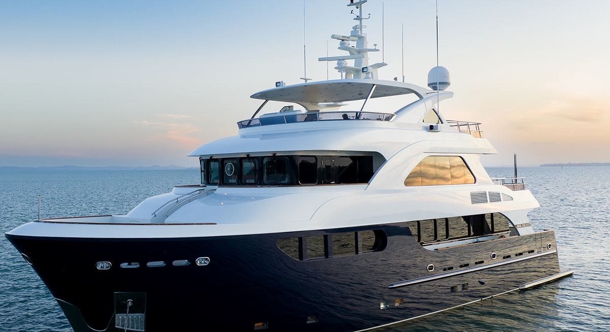 INTRIGUE yacht charter 4