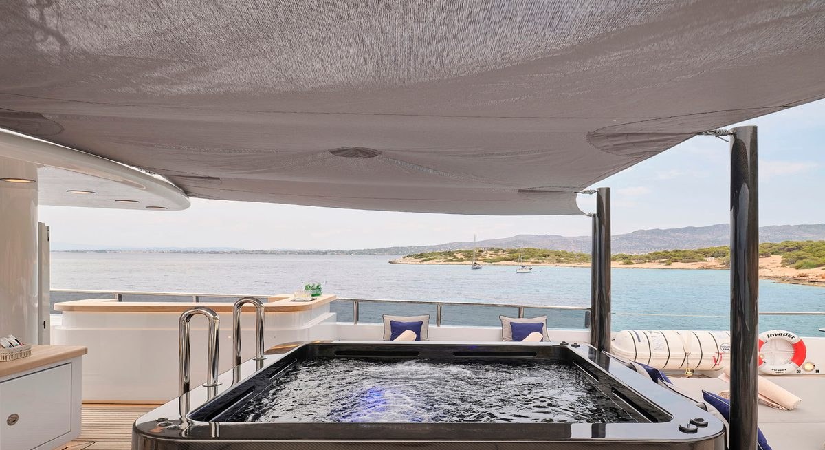 INVADER yacht charter 3