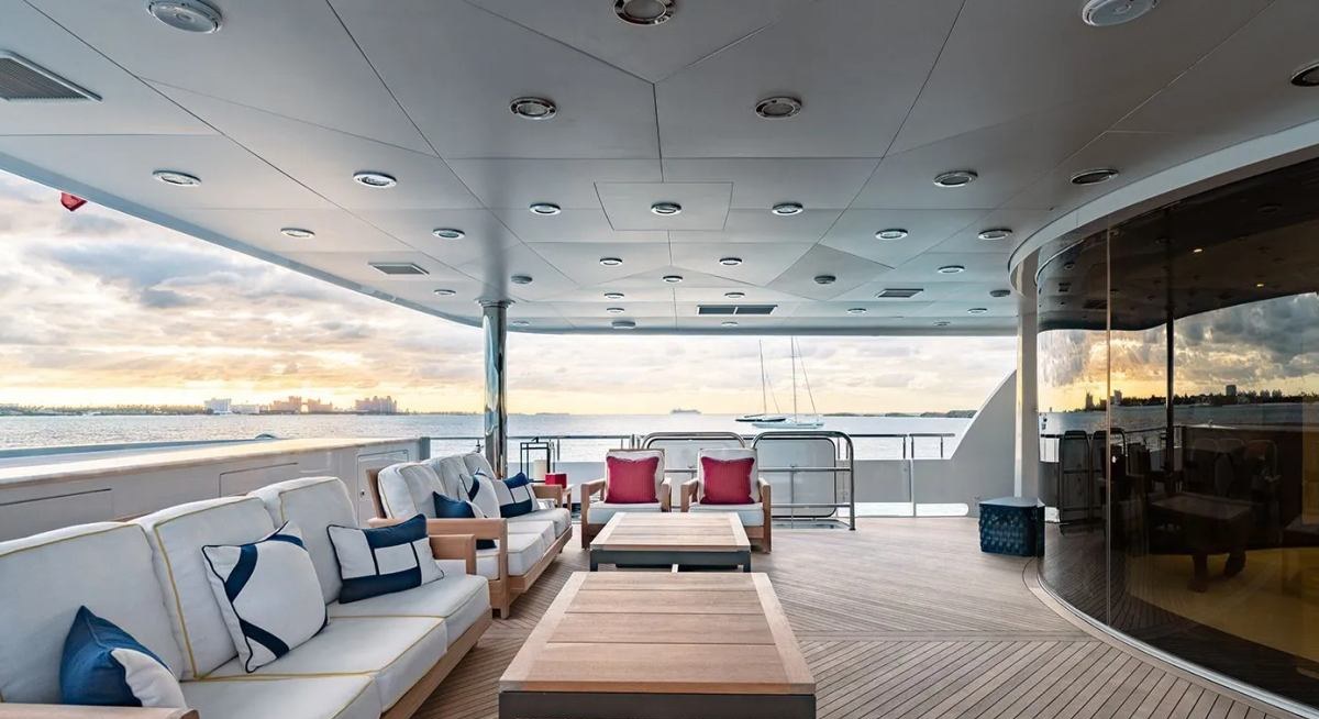 IRON BLONDE yacht charter 4